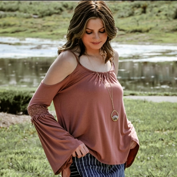 RELISTEDPink cold shoulder crochet bell sleeve top - Picture 6 of 8